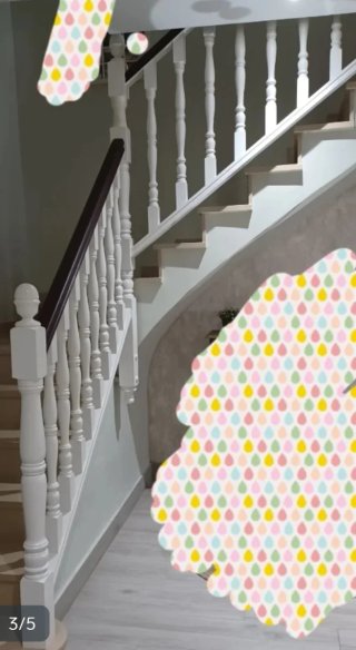 Baranda de escalera blanca y madera
