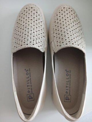 Zapatos Pitillos Beige y Dorado