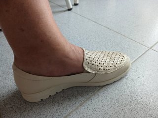 Zapatos Pitillos Beige y Dorado
