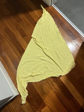 Pareo arrugado amarillo bebé