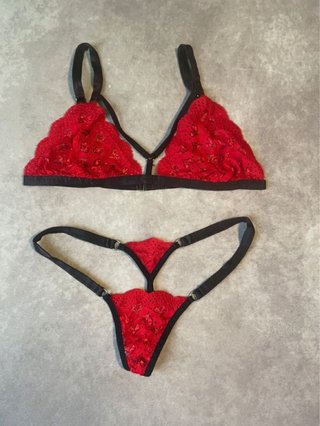 Conjunto lencería rojo y negro encaje