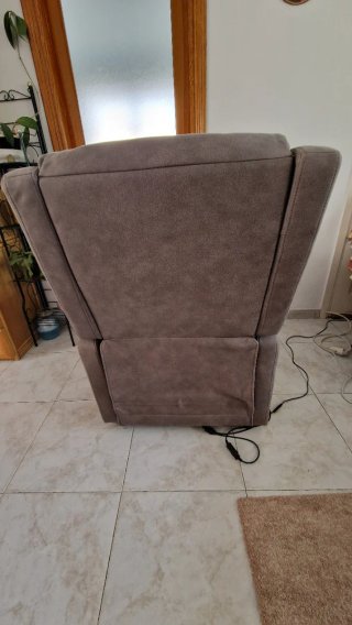 Sillón eléctrico levanta personas gris
