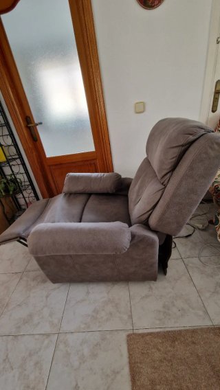 Sillón eléctrico levanta personas gris