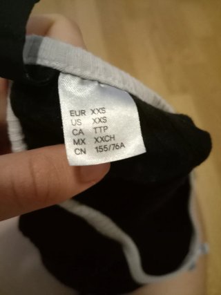 Top H&M negro con lazo