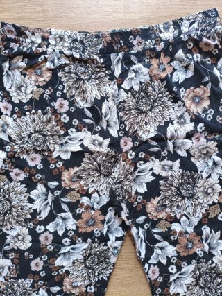 Pantalón estampado floral mujer