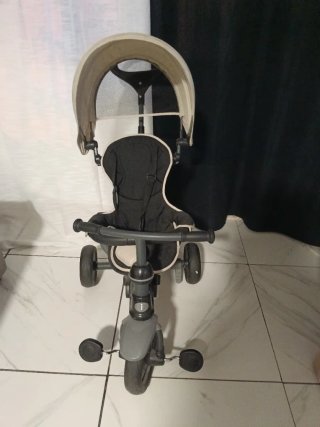 Triciclo de paseo para bebée