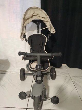 Triciclo de paseo para bebée