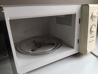 Microondas MOULINEX Compact Y53