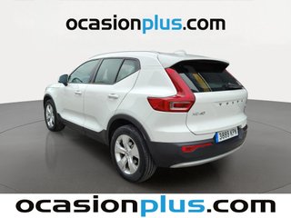 Volvo XC40 T3 Momentum 115 kW (156 CV)