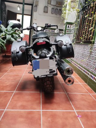Indian Scout Bobber 2022 Negra