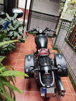 Indian Scout Bobber 2022 Negra