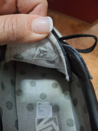 Zapatillas Vans Negras y Blancas