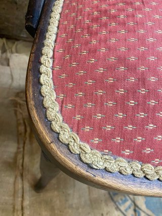 Silla antigua Thonet tapizada