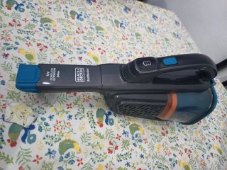 Aspiradora de mano Black+Decker 12V