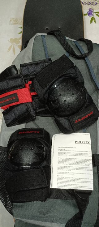 Skate/monopatín Nuevo con mochila y Protecciones