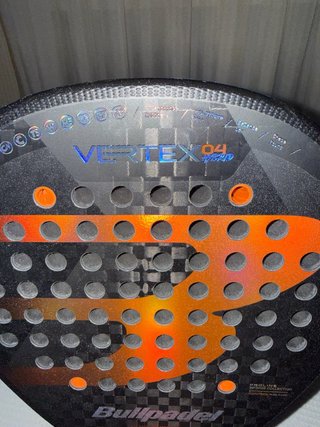 Pala Bullpadel Vertex 04 Hybrid