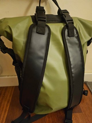 Mochila impermeable verde