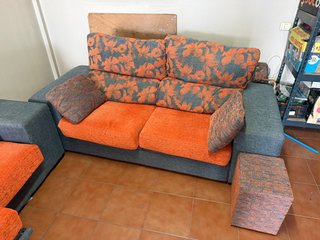 Sofá modular tela gris y naranja