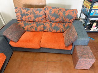 Sofá modular tela gris y naranja