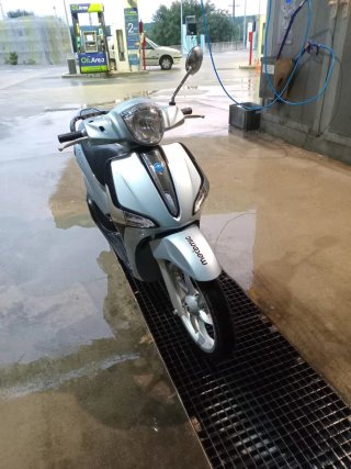 Piaggio Liberty Gris Plata Esta en