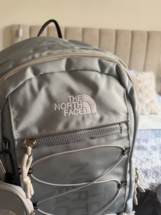 Mochila The North Face Gris