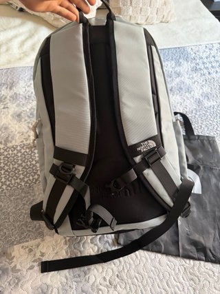 Mochila The North Face Gris