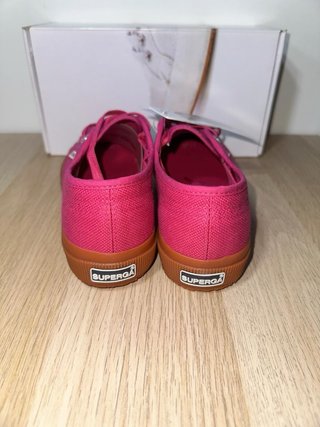 Superga Scarpe Rosa 37.5 nuove con cartellino
