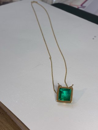 Cadena Oro 18k con Esmeralda 8.20 Ct