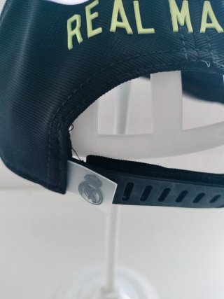 Gorra Real Madrid Logo Amarillo