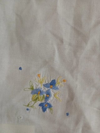 Mantel de tela bordado floral azul