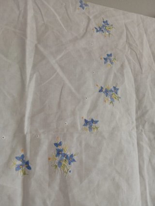 Mantel de tela bordado floral azul