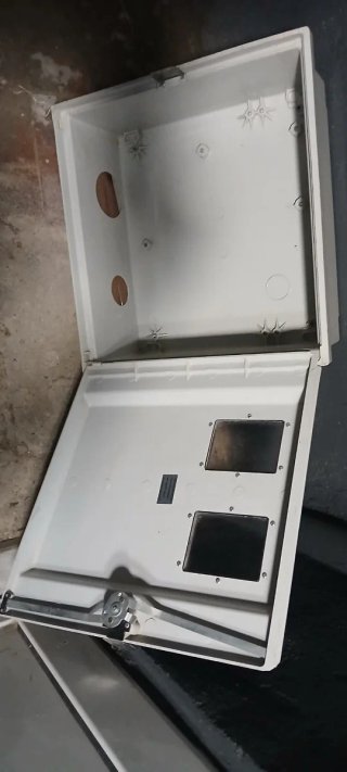 Caja Eléctrica Blanca