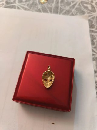 Colgante Máscara Oro 18k Esmeralda y Rubí