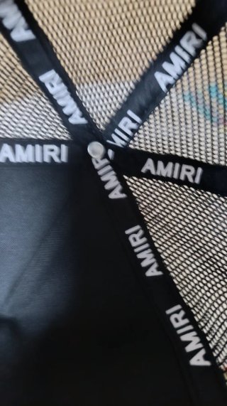 Gorra Amiri Negra con Huesos Rosas