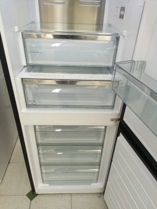 Nevera marca AEG Negra 200/60cm clase E