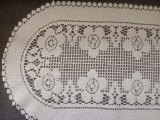 Mantel de encaje vintage ovalado