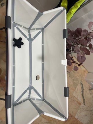 Bañera para bebé con soporte stokke