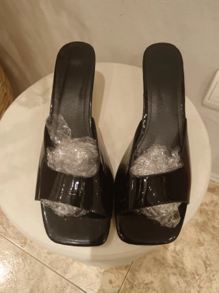 Sandalias negras tacón 38 (sin estrenar)