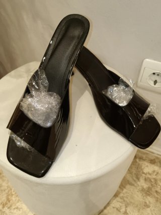 Sandalias negras tacón 38 (sin estrenar)