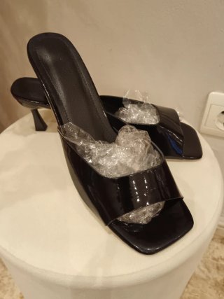 Sandalias negras tacón 38 (sin estrenar)