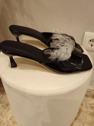 Sandalias negras tacón 38 (sin estrenar)