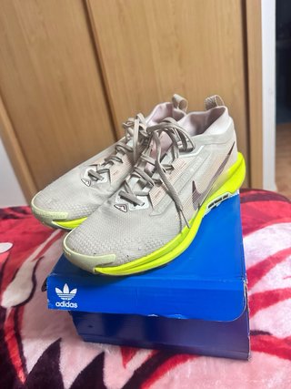 Zapatillas Nike Running Beige/Verde Talla 42