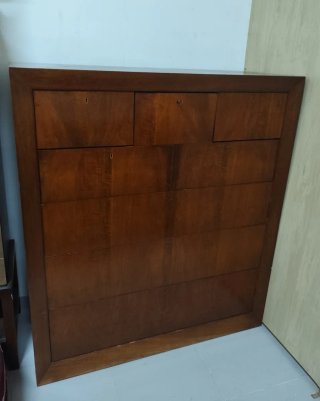 Cómoda grande de madera