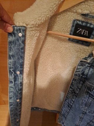 Cazadora vaquera Zara con borreguito