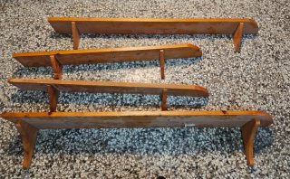Estantes de madera maciza