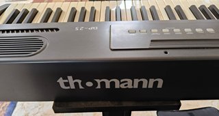 Piano digital Thomann DP25
