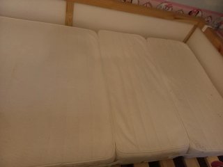 Cama extensible rosa IKEA con colchón