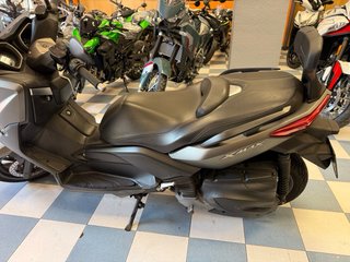 YAMAHA. XMAX 400 ABS