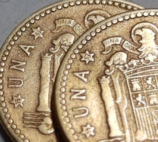 Lote 2 monedas 1 peseta 1947 estrella 49 y 53