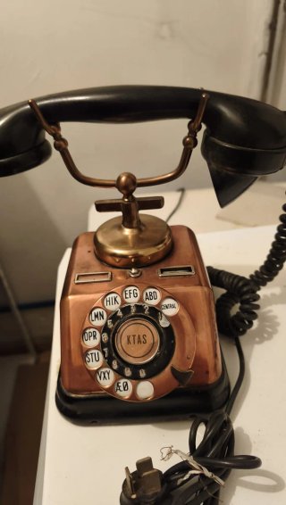 Lote 2 teléfonos antiguos años 40
